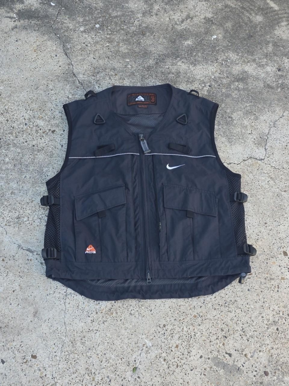 Nike ACG Multi Pocket Utility Vest Size Large